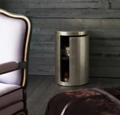 Comodino di Meroni ugo & figli Cilindro a prezzo scontato in laccato opaco