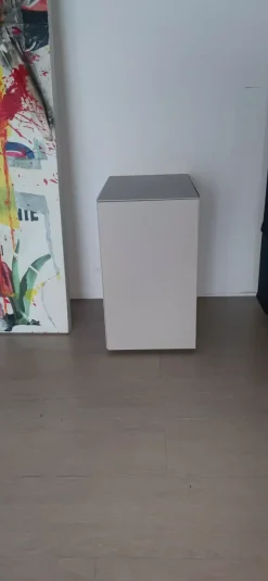 Comodino Formosa accucciata a marchio Minotti italia a prezzo riservato