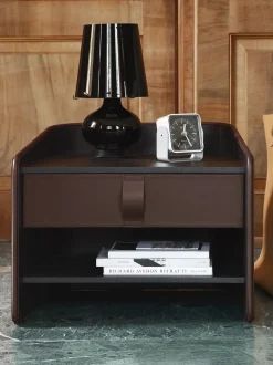 Comodino Gentleman a marchio Flou a prezzo riservato