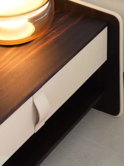 Comodino Gentleman a marchio Flou a prezzo riservato