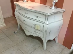 Comodino Giusti portos modello Laccato anticato a prezzo scontato in legno