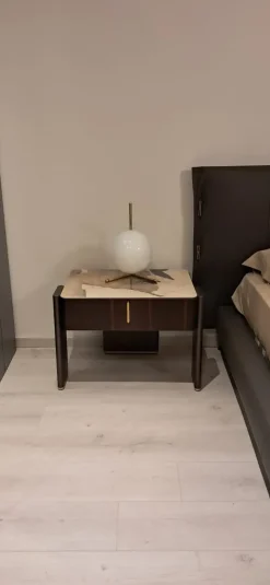 Comodino Julian di Cattelan italia a prezzo ribassato