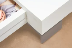 Comodino Laccato Bianco Modello Thai Distribuzione Grandi Marchi