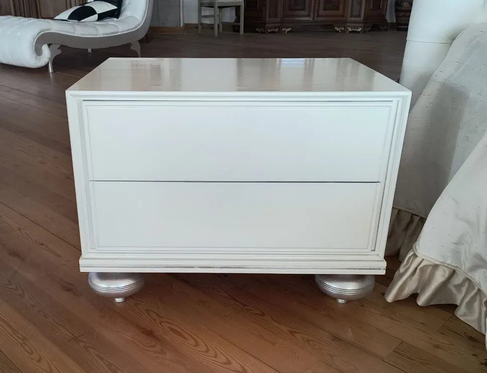 Comodino Milano roma Mobilificio bellutti a prezzo scontato