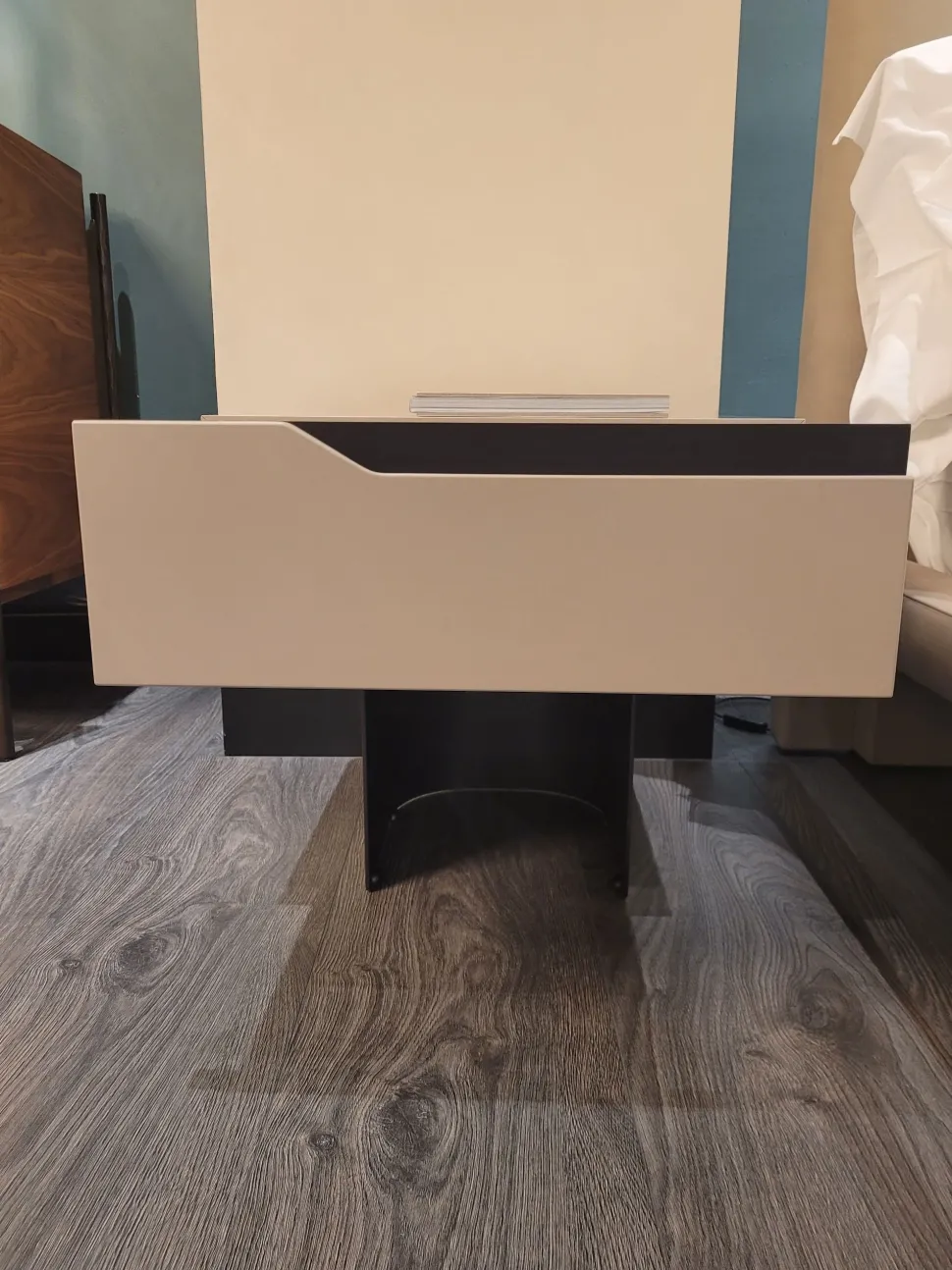 Comodino Mirage di Cantori a PREZZI OUTLET