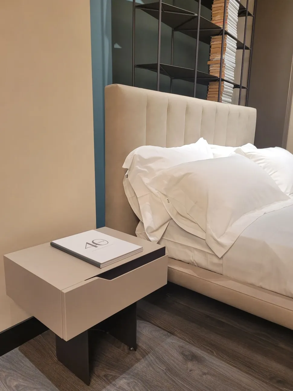 Comodino Mirage di Cantori a PREZZI OUTLET