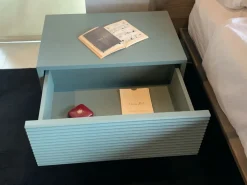 Comodino modello Brick di Devina nais scontato