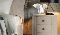 Comodino modello Condotti di Flou scontato