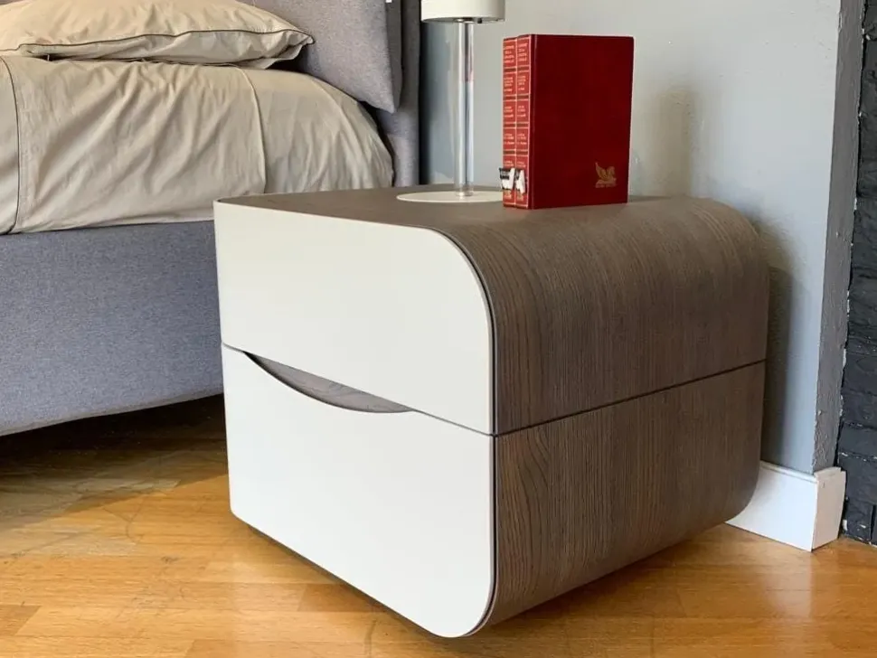 Comodino modello Eikon di Voltan scontato