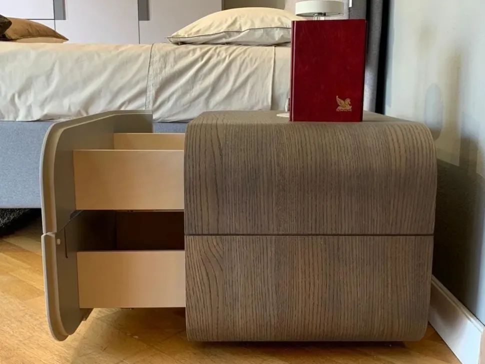 Comodino modello Eikon di Voltan scontato