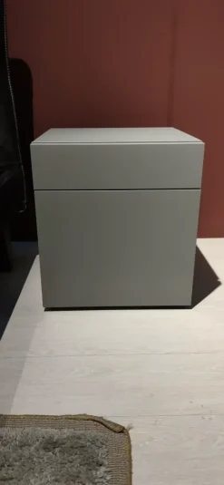 Comodino modello Filnox di Caccaro