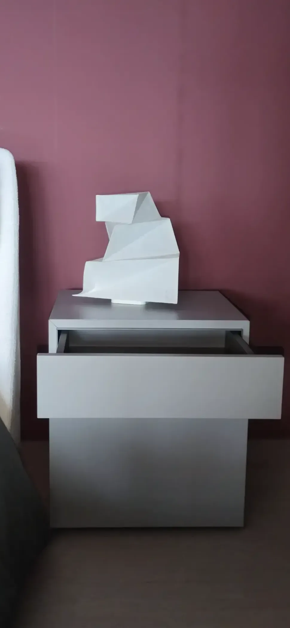 Comodino modello Filnox di Caccaro