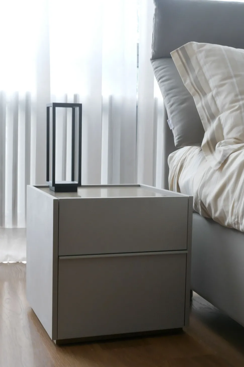 Comodino modello Filo di Sangiacomo scontato