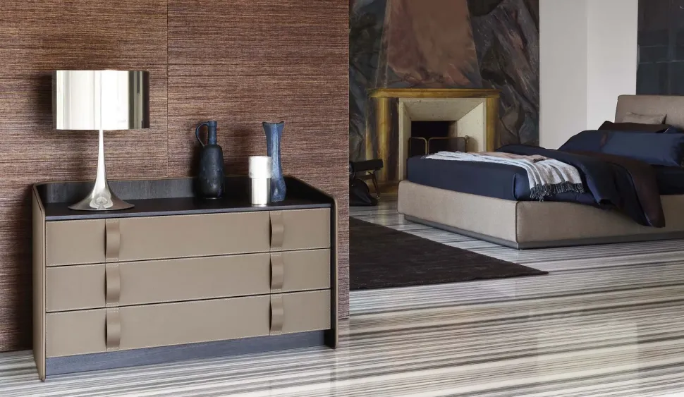 Comodino modello Gentleman di Flou