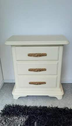 Comodino Modello i solisti di Mobilificio bellutti a prezzo scontato