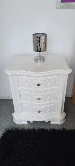 Comodino Modello nancy Mobilificio bellutti a prezzo ribassato