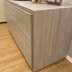 Comodino modello Parigi a marchio Giessegi con forte sconto