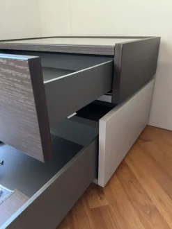 Comodino Replay di Tomasella a PREZZI OUTLET