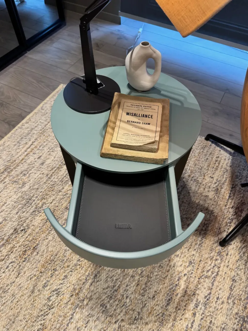 Comodino Sign di Lema scontato del 40%