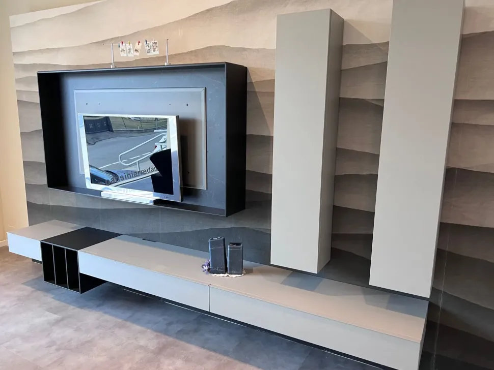 Composizione per il living modello Wallover di Caccaro a prezzo Outlet