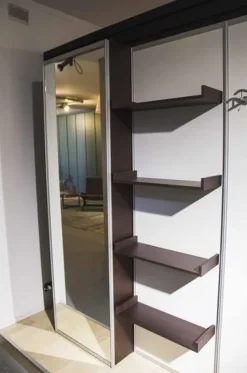 Composizione verticale da ingresso Gamma con specchio e appendiabiti