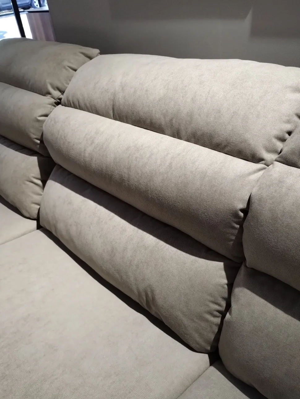 Con penisola Mod.tenero Aerre salotti a PREZZO OUTLET scontato del 50%