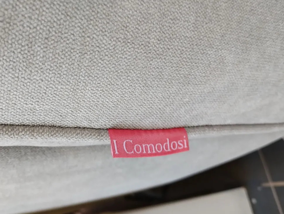 Con penisola Mod.tenero Aerre salotti a PREZZO OUTLET scontato del 50%