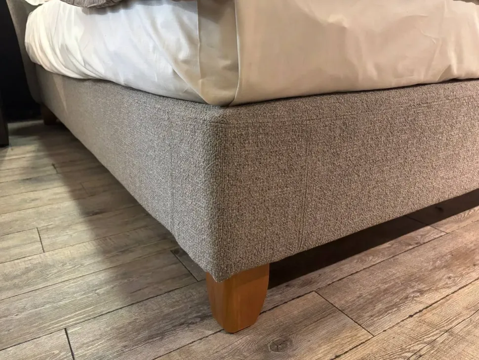 Contatta il venditore per scoprire il prezzo del letto Carnaby nella fotografia