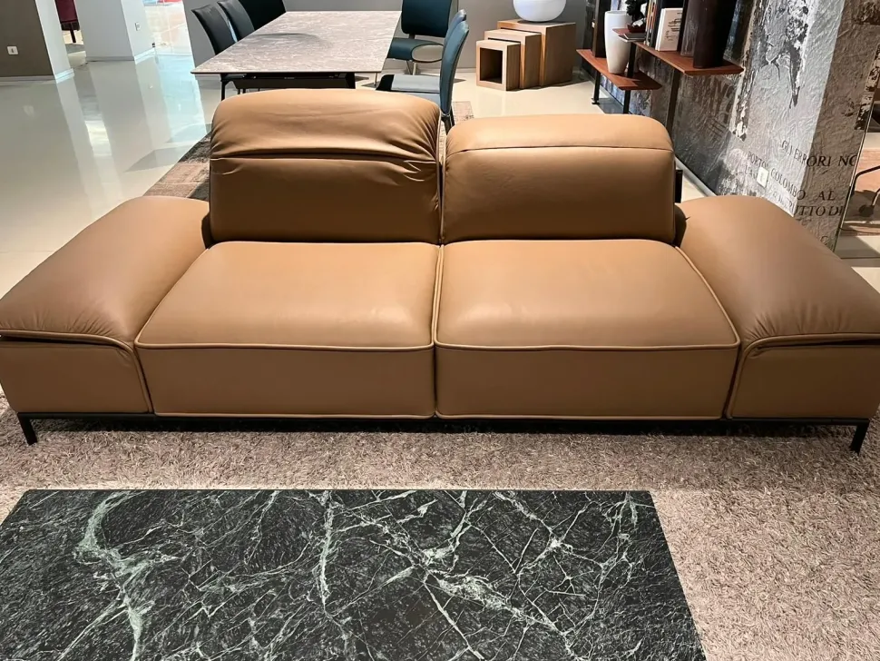 Contatta il venditore per scoprire il prezzo del Divano Adam Natuzzi: compila il modulo di richiesta informazioni