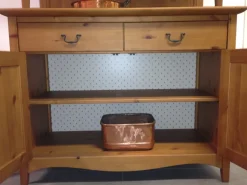 Credenza d'antiquariato in stile arte povera a prezzo scontato