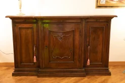 Credenza in noce con un ribasso esclusivo