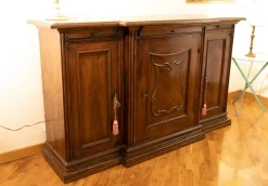 Credenza in noce con un ribasso esclusivo