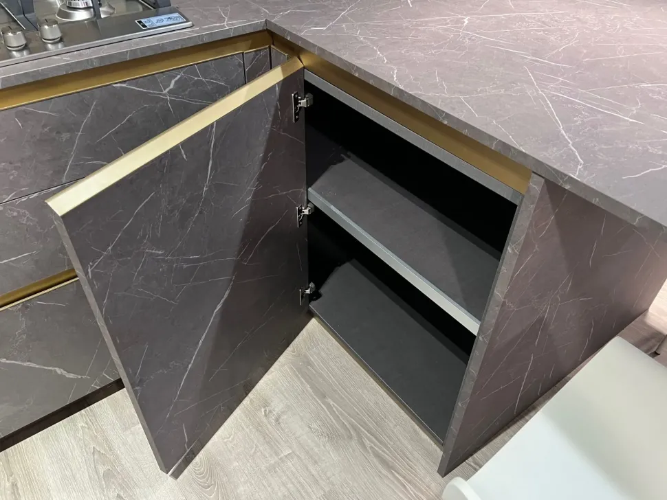 Cucina a PREZZI OUTLET in laminato materico Scavolini -51%