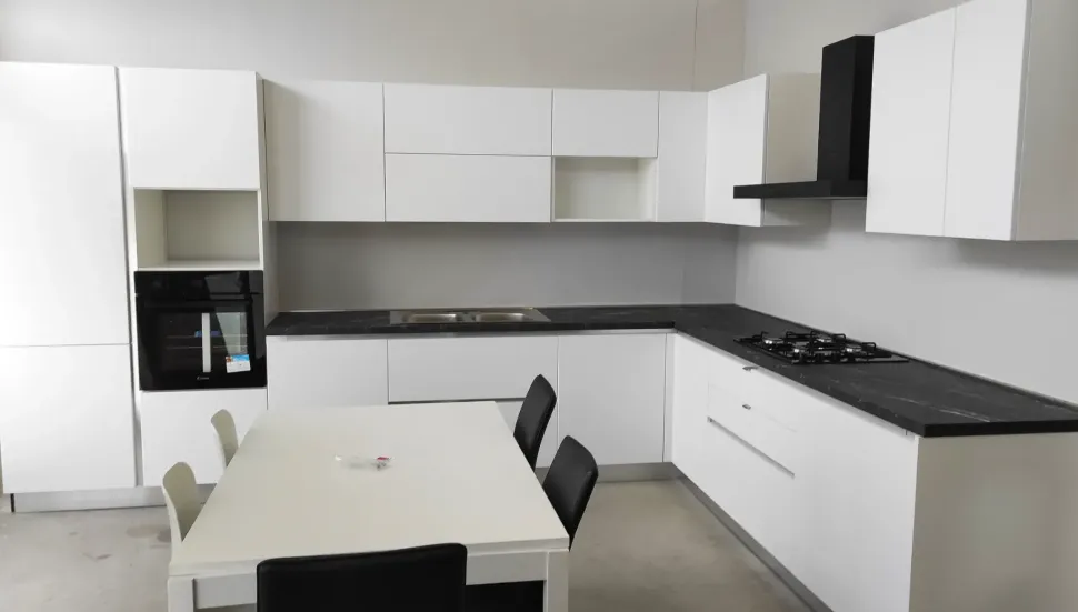 Cucina a PREZZI OUTLET in laccata opaco Arrex -53%