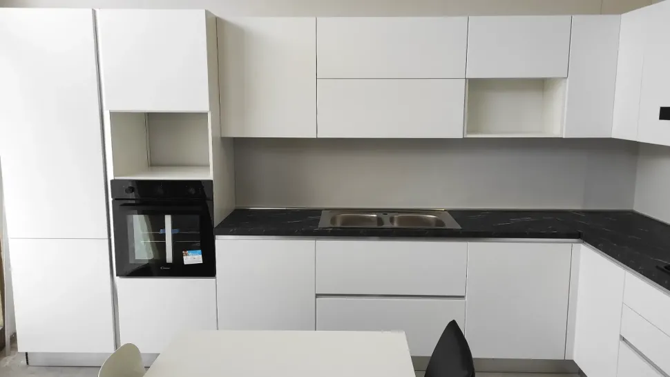 Cucina a PREZZI OUTLET in laccata opaco Arrex -53%