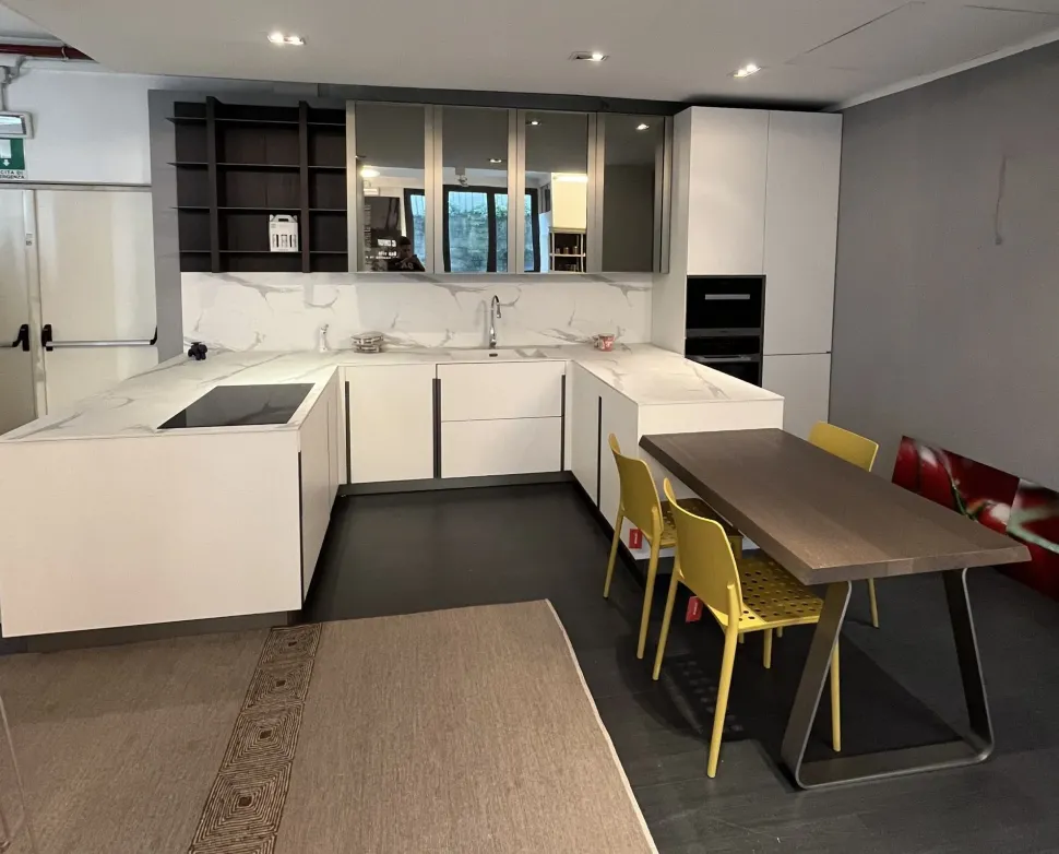 Cucina a PREZZI OUTLET in laccato opaco Composit -40%