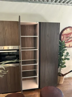 Cucina a PREZZI OUTLET in laminato materico Ernestomeda -50%