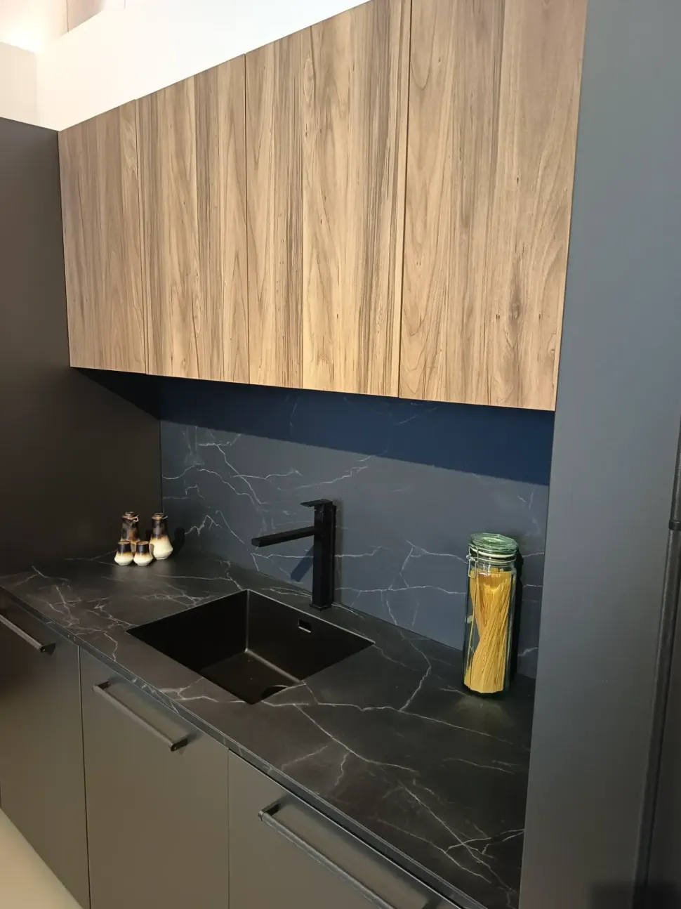 Cucina a PREZZI OUTLET in laminato materico Arredo3 -40%