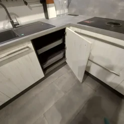 Cucina a PREZZI OUTLET in laminato materico Scavolini -56%