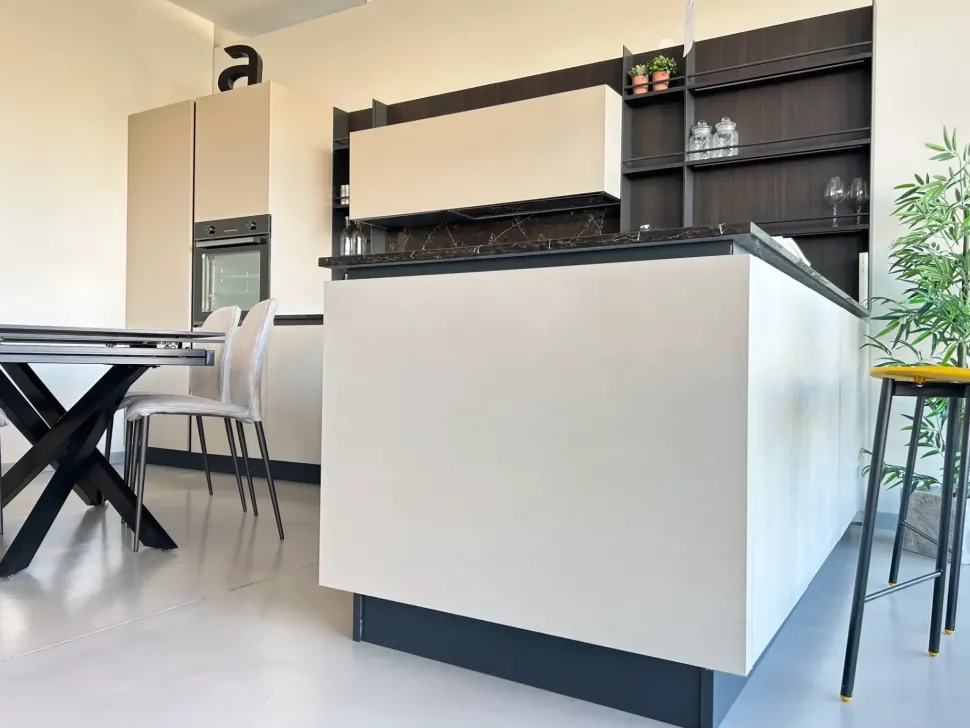Cucina a PREZZI OUTLET in melaminico Forma 2000 -45%