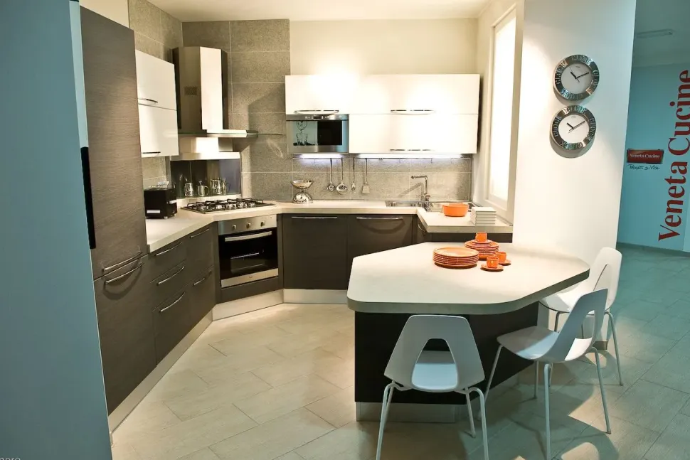 Cucina a PREZZI OUTLET in laminato materico Veneta cucine -50%