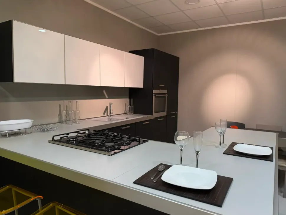 Cucina a prezzo ribassato ad angolo moderna Cucina osaka maistri Maistri cucine