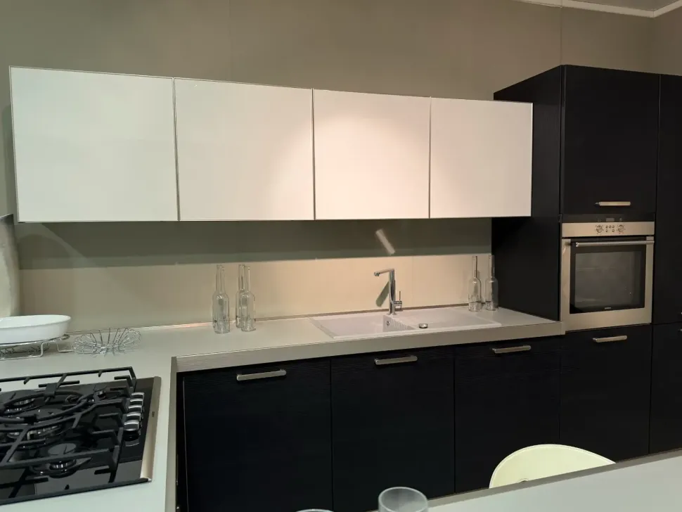 Cucina a prezzo ribassato ad angolo moderna Cucina osaka maistri Maistri cucine