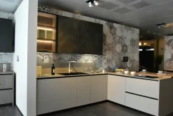Cucina a prezzo ribassato con penisola design Miton Miton