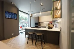 Cucina a prezzo ribassato con penisola design Formalia Scavolini