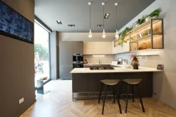 Cucina a prezzo ribassato con penisola design Formalia Scavolini