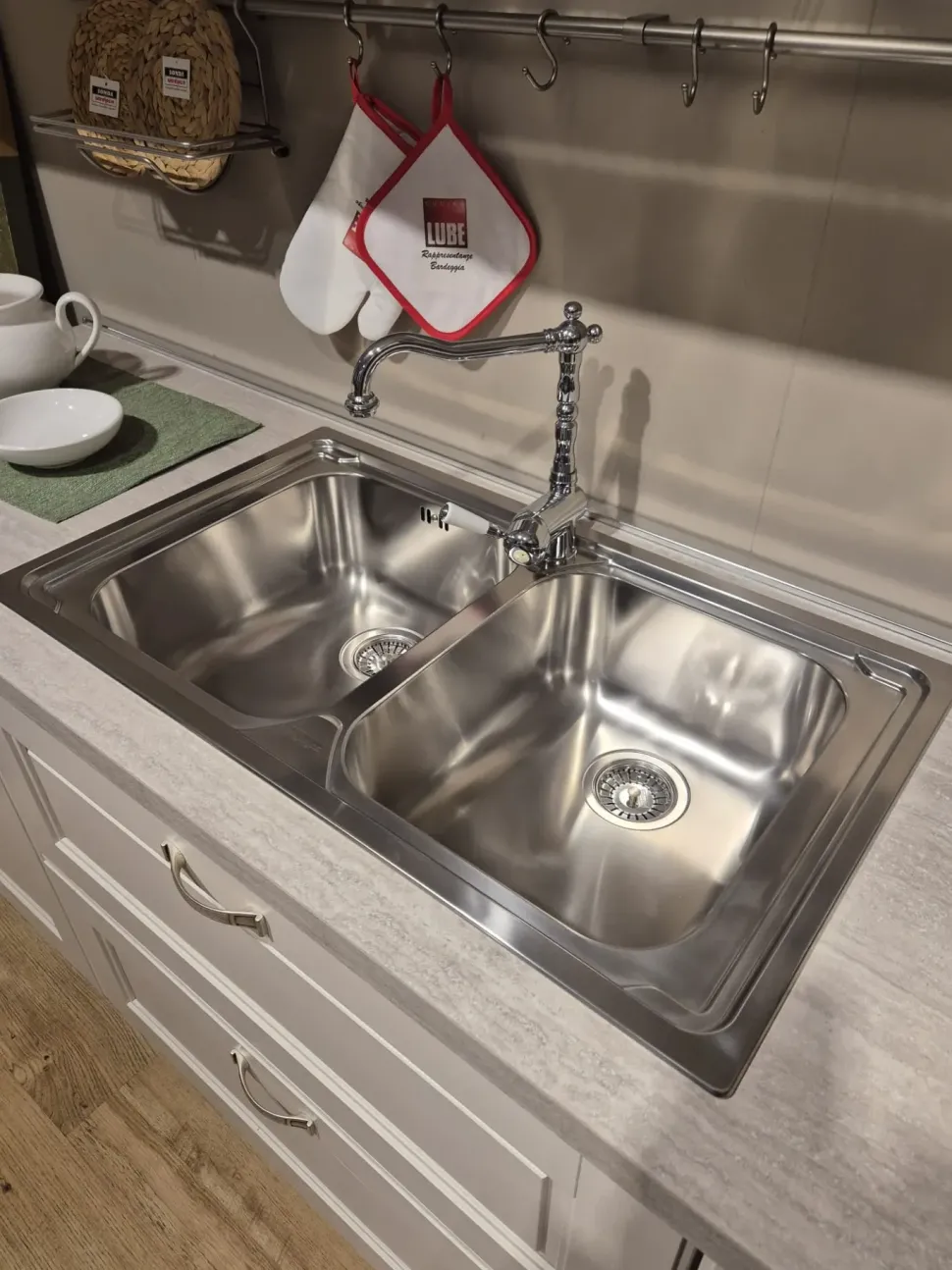 Cucina a prezzo ribassato ad angolo classica Agnese Lube cucine