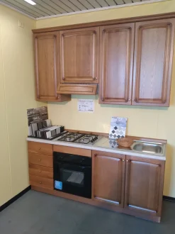 Cucina a prezzo ribassato lineare country Uefa Artigianale