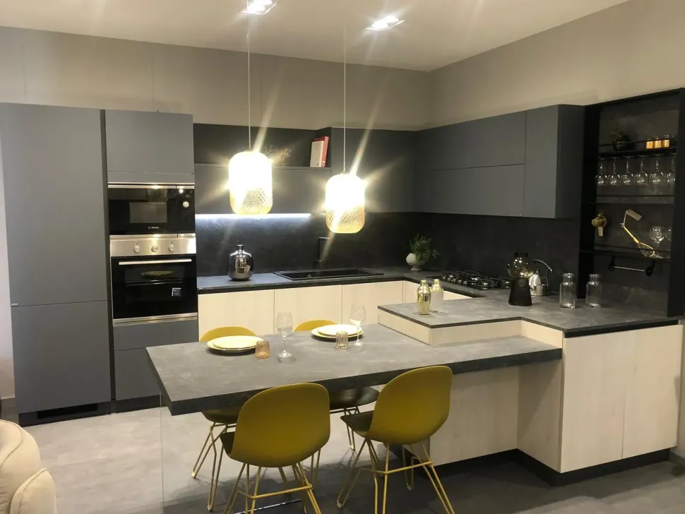 Cucina a prezzo ribassato ad angolo moderna Liberamente Scavolini