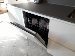 Cucina a prezzo ribassato con penisola design One 80 Ernestomeda